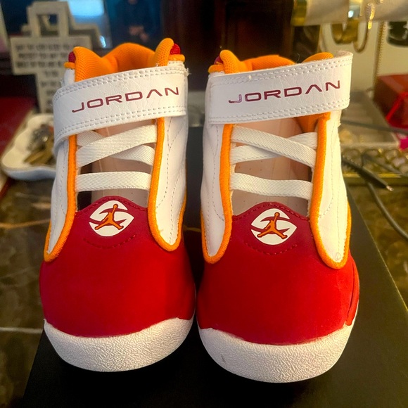 Jordan Pro Strong toddler sneakers - Picture 2 of 3